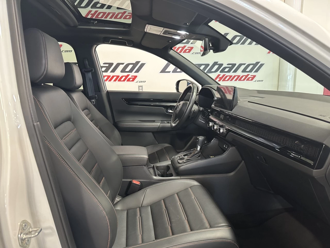 2023 Honda CR-V Touring Main Image