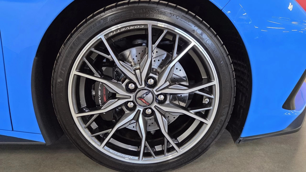2023 Chevrolet Corvette 2LT https://www.lombardihonda.com/resize/b990ff35b810a3abc0cc817b2ca24889-1