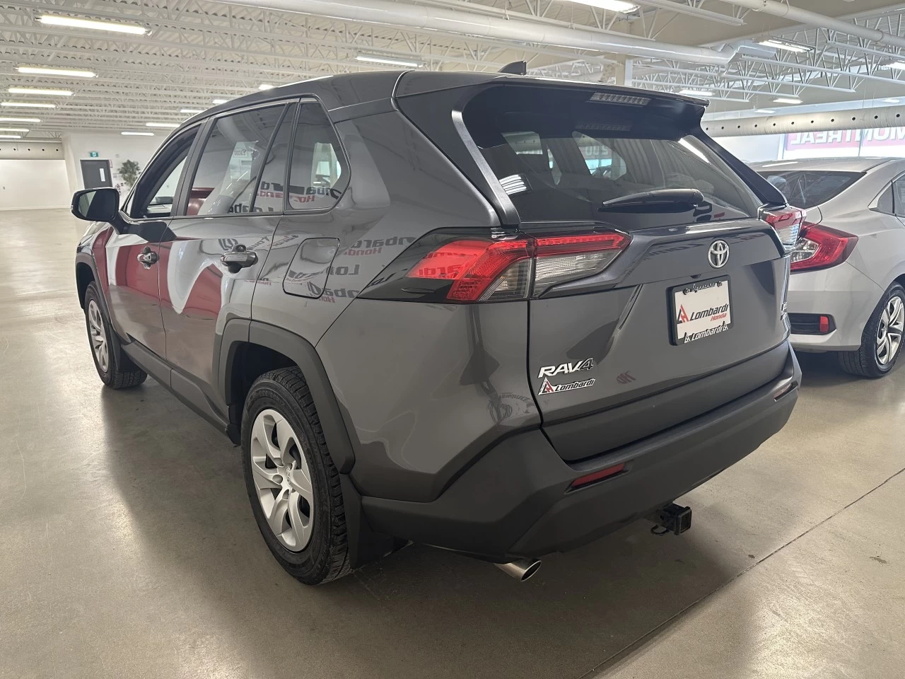 2023 Toyota RAV4
                                                    LE Image principale