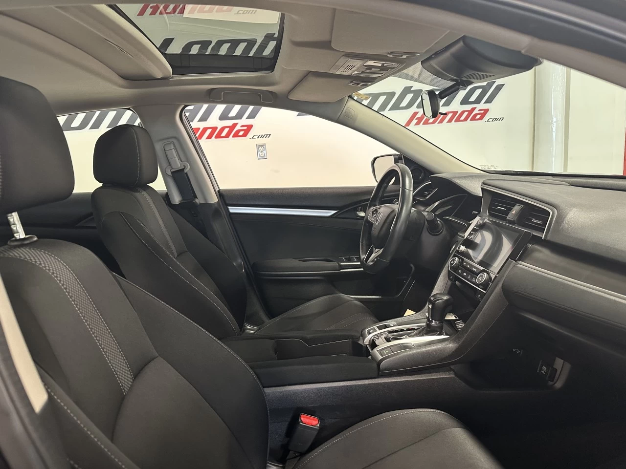 2021 Honda Civic
                                                    EX Main Image