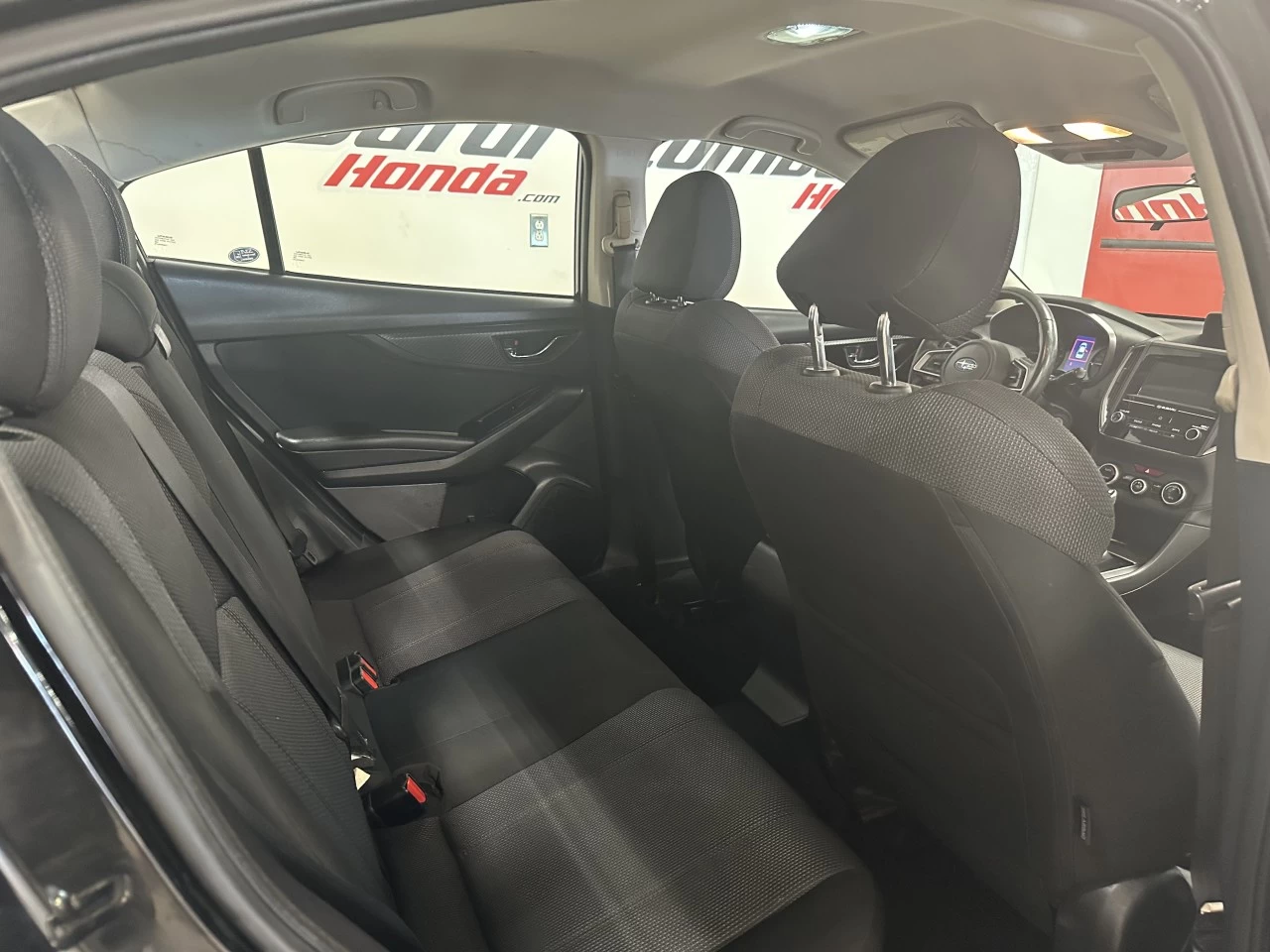 2017 Subaru Impreza
                                                    Touring Image principale