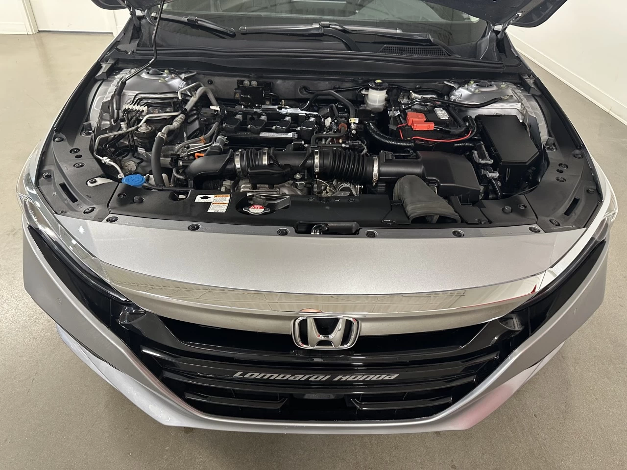 2018 Honda Accord
                                                    Touring Image principale