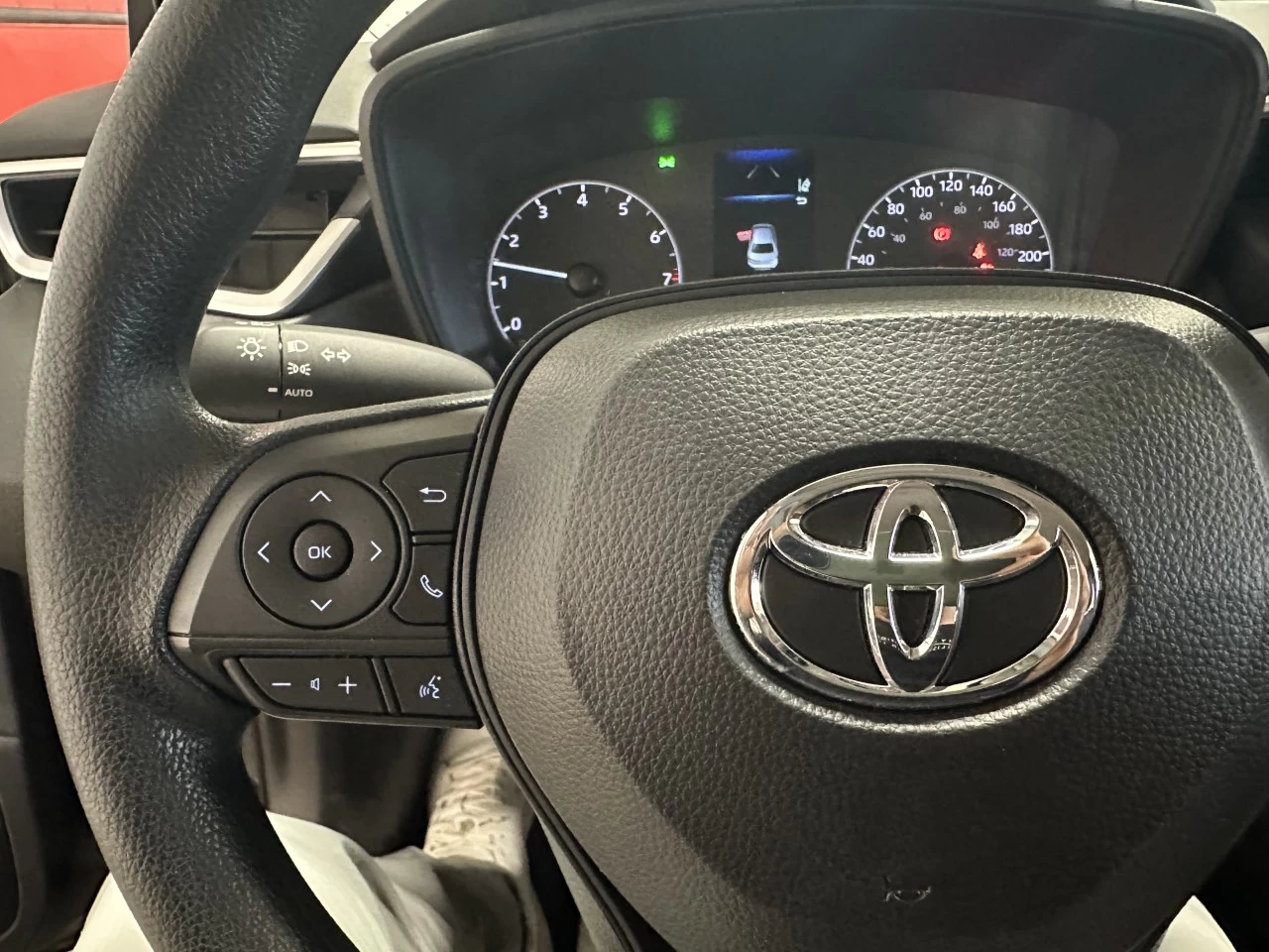 2024 Toyota Corolla
                                                    LE Main Image