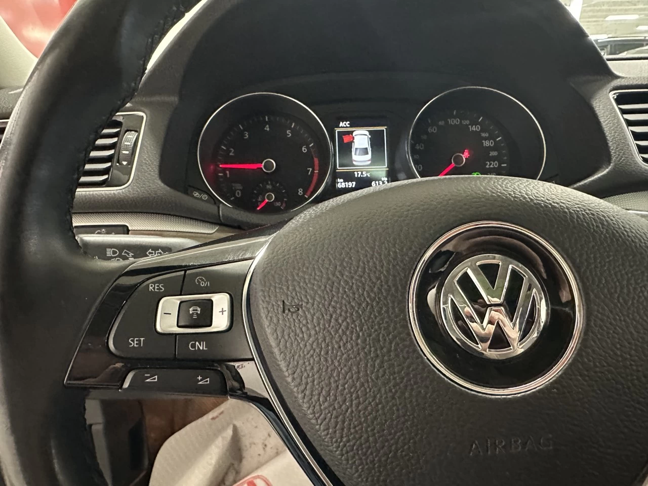 2017 Volkswagen Passat Highline Main Image