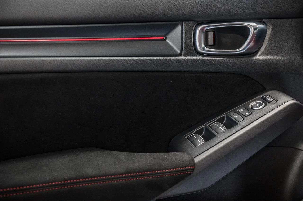 2025 Honda Civic Type R https://www.lombardihonda.com/resize/b990ff35b810a3abc0cc817b2ca24889-1
