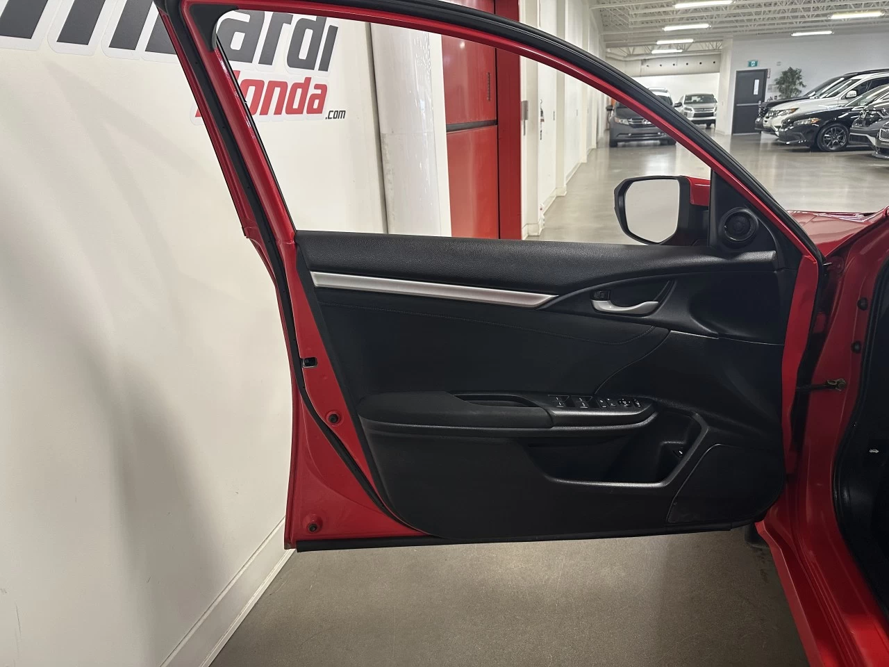 2017 Honda Civic
                                                    EX Main Image