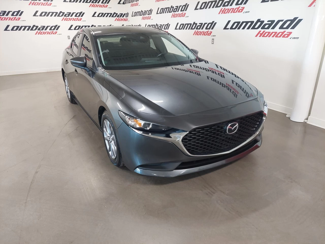 2019 Mazda 3
                                                    GS Main Image