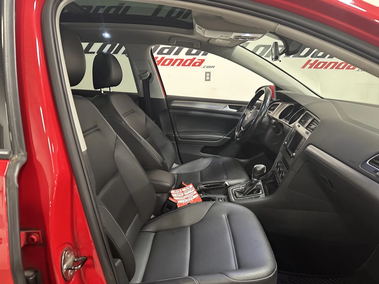 2017 Volkswagen Golf Trendline/Comfortline/Highline Main Image