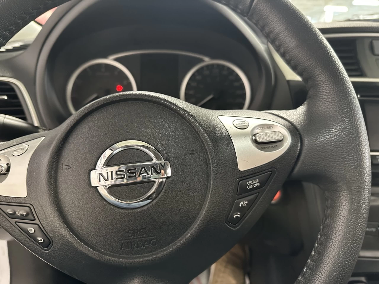 2018 Nissan Sentra
                                                    SV Image principale