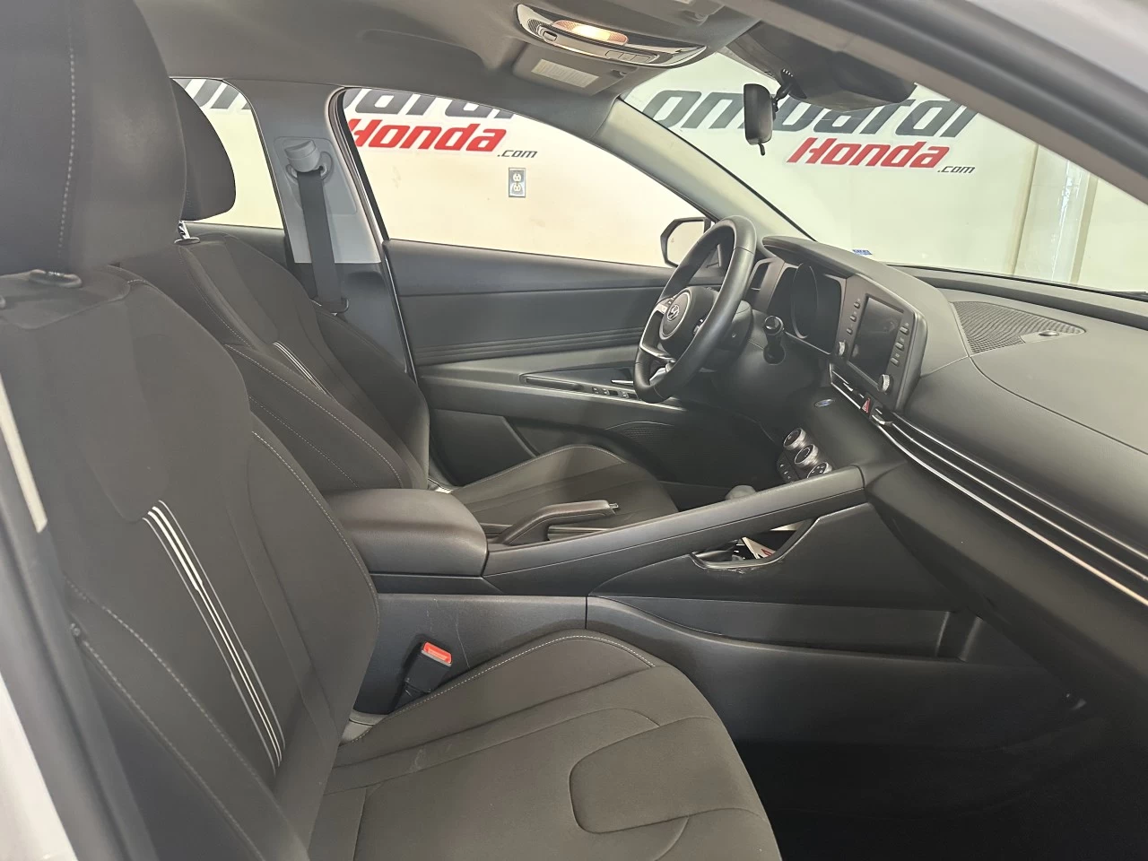 2022 Hyundai Elantra
                                                    Preferred Image principale