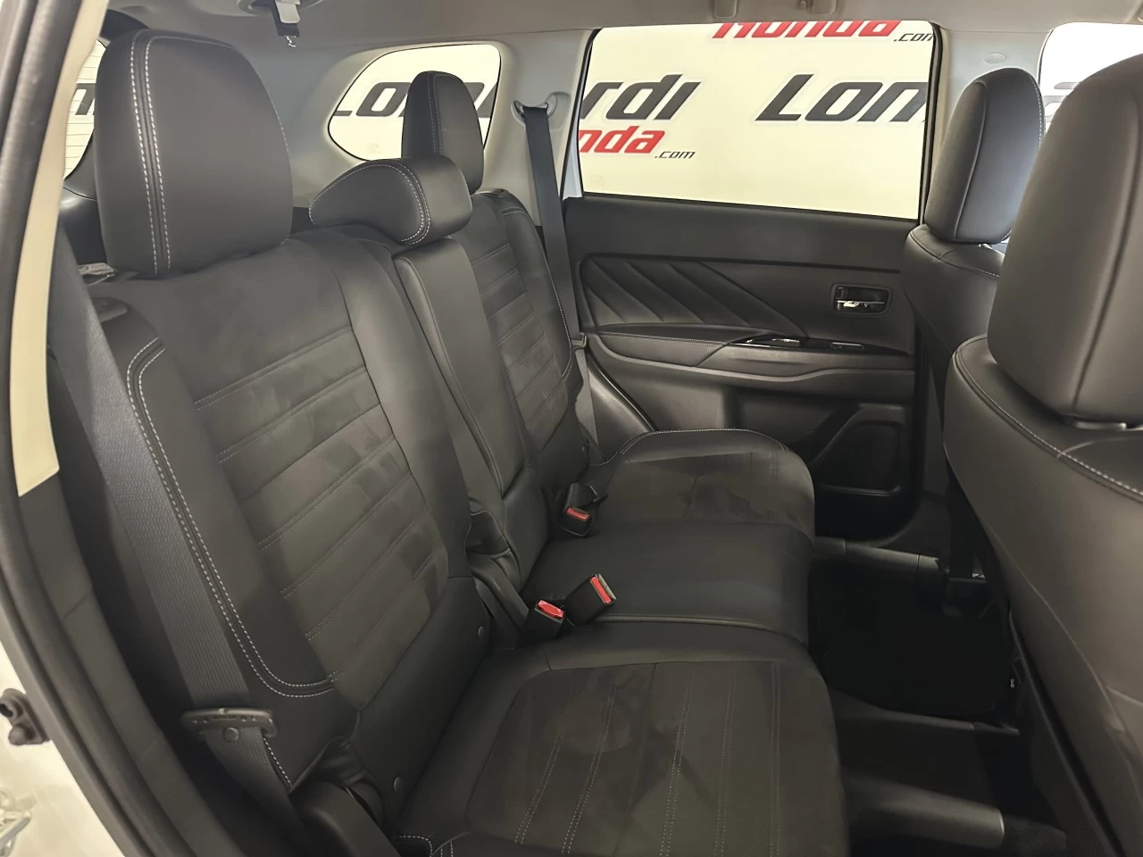 2019 Mitsubishi Outlander PHEV PHEV GT https://www.lombardihonda.com/resize/b990ff35b810a3abc0cc817b2ca24889-1