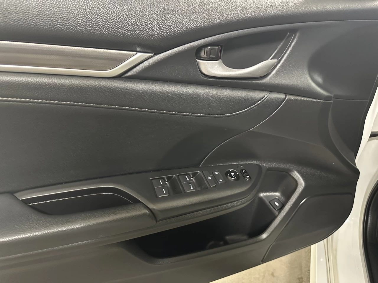 2020 Honda Civic Touring https://www.lombardihonda.com/resize/b990ff35b810a3abc0cc817b2ca24889-1