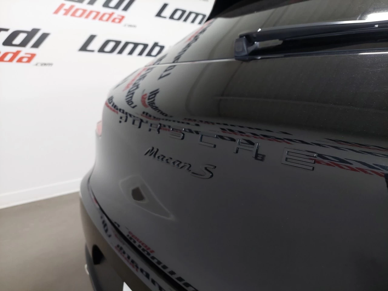 2018 Porsche Macan
                                                    S Image principale