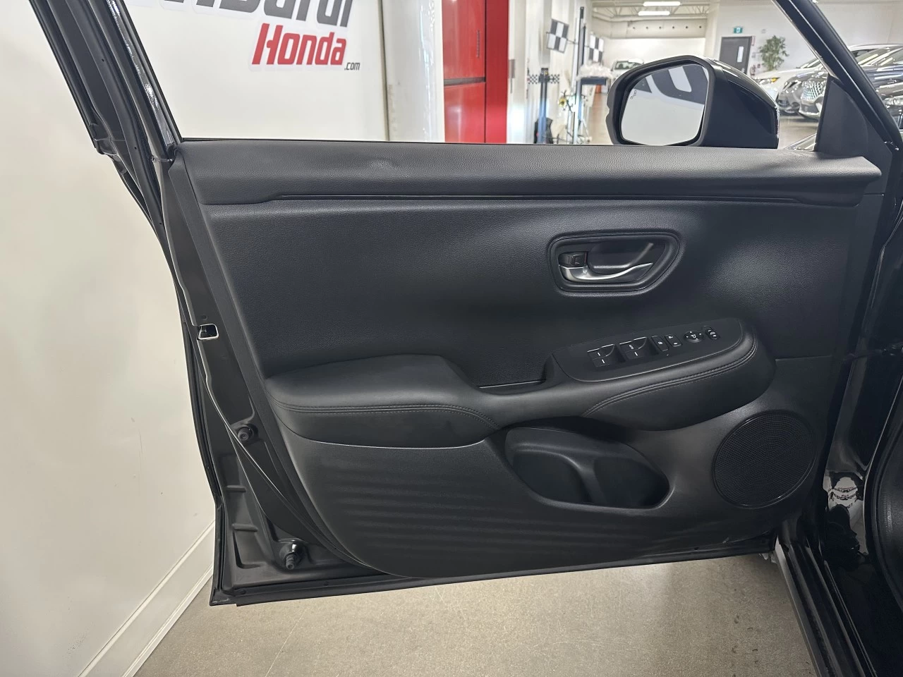 2023 Honda HR-V
                                                    LX Image principale