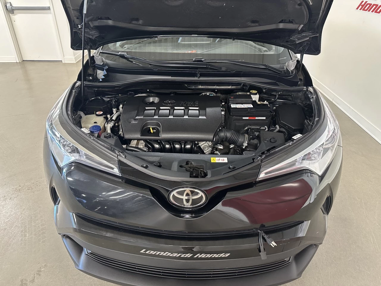 2018 Toyota C-HR
                                                    XLE Main Image