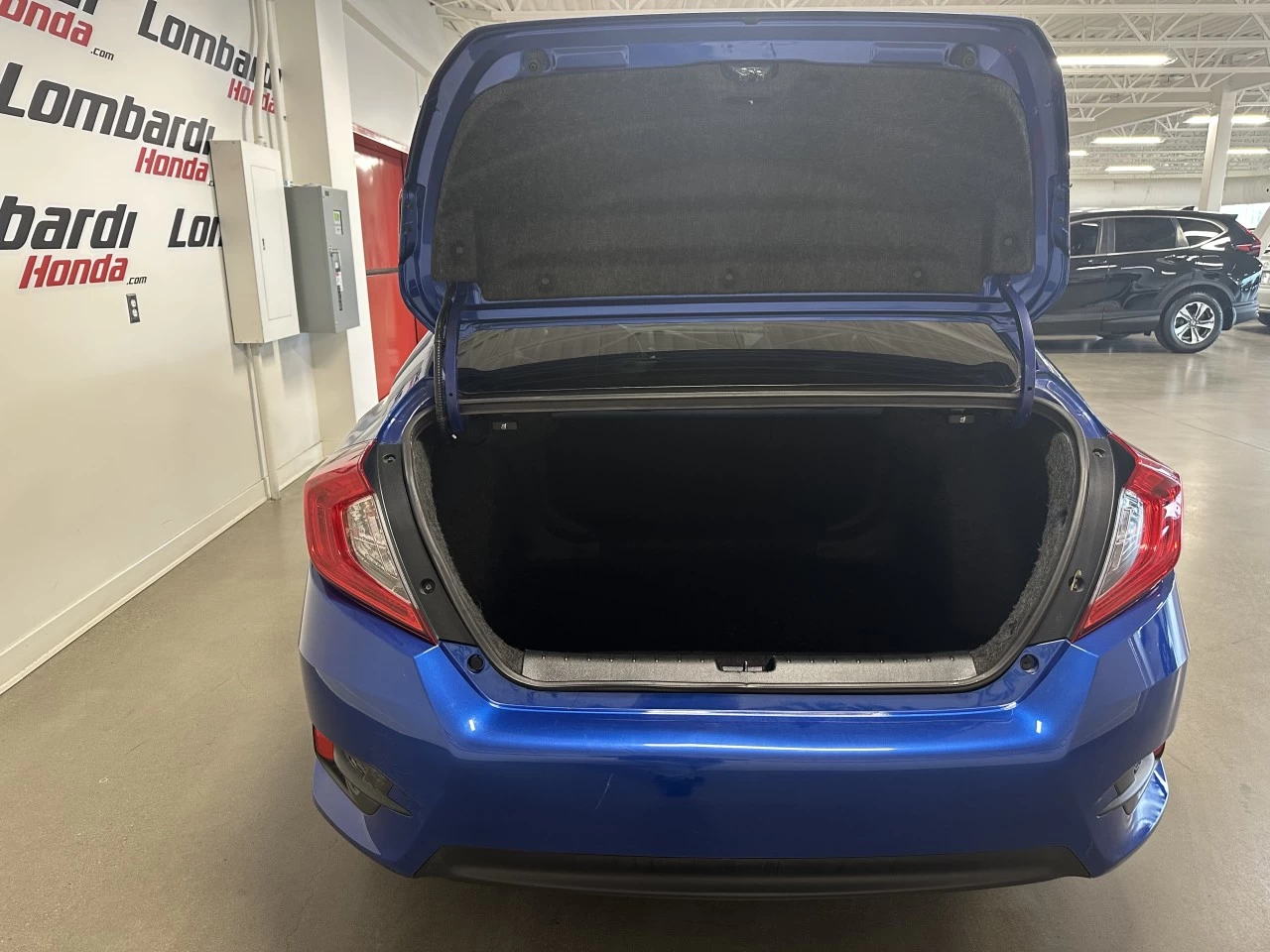 2016 Honda Civic
                                                    EX Main Image