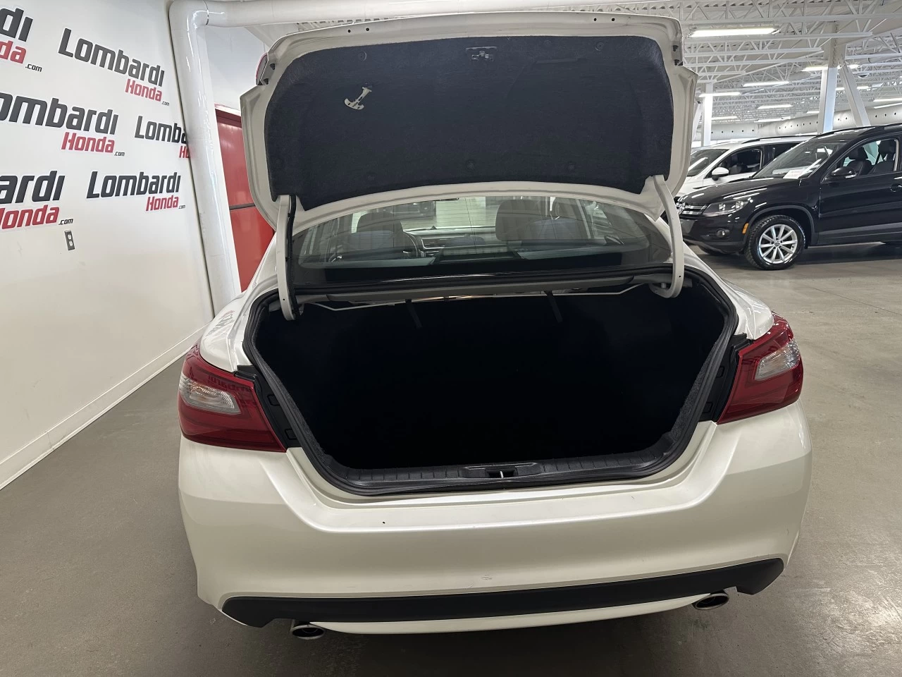 2018 Nissan Altima 2.5 Main Image