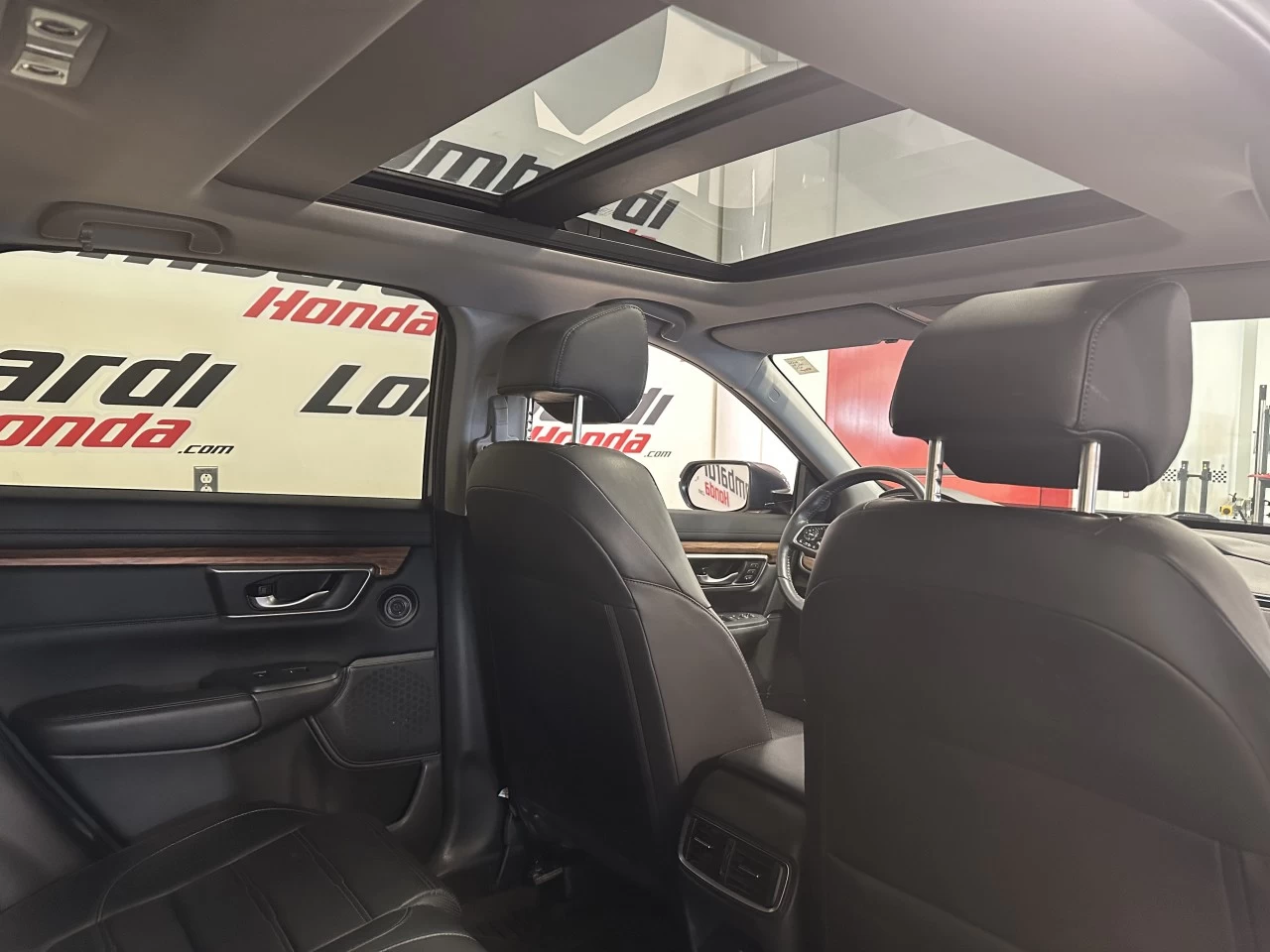 2022 Honda CR-V
                                                    Touring/Black Edition Main Image