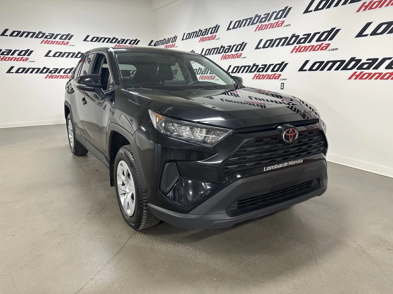 2024 Toyota RAV4 LE Image principale