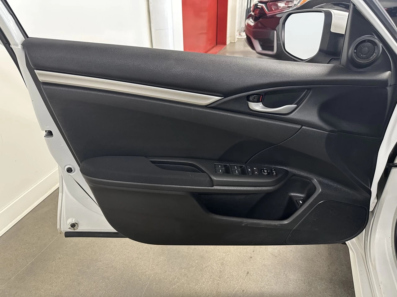 2020 Honda Civic
                                                    LX Main Image