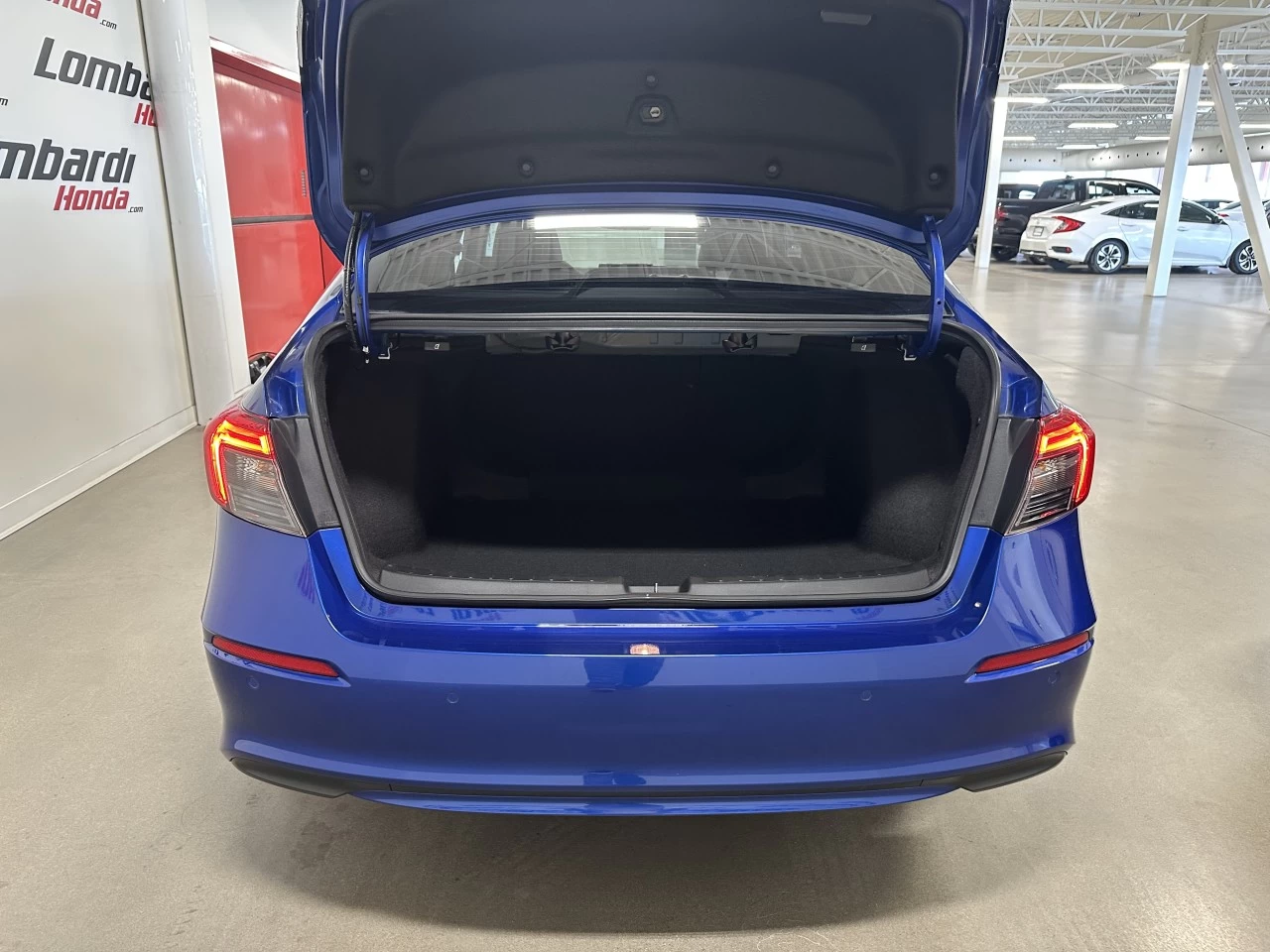 2022 Honda Civic
                                                    Touring Main Image