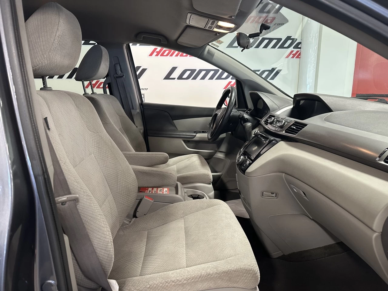 2016 Honda Odyssey EX https://www.lombardihonda.com/resize/b990ff35b810a3abc0cc817b2ca24889-1