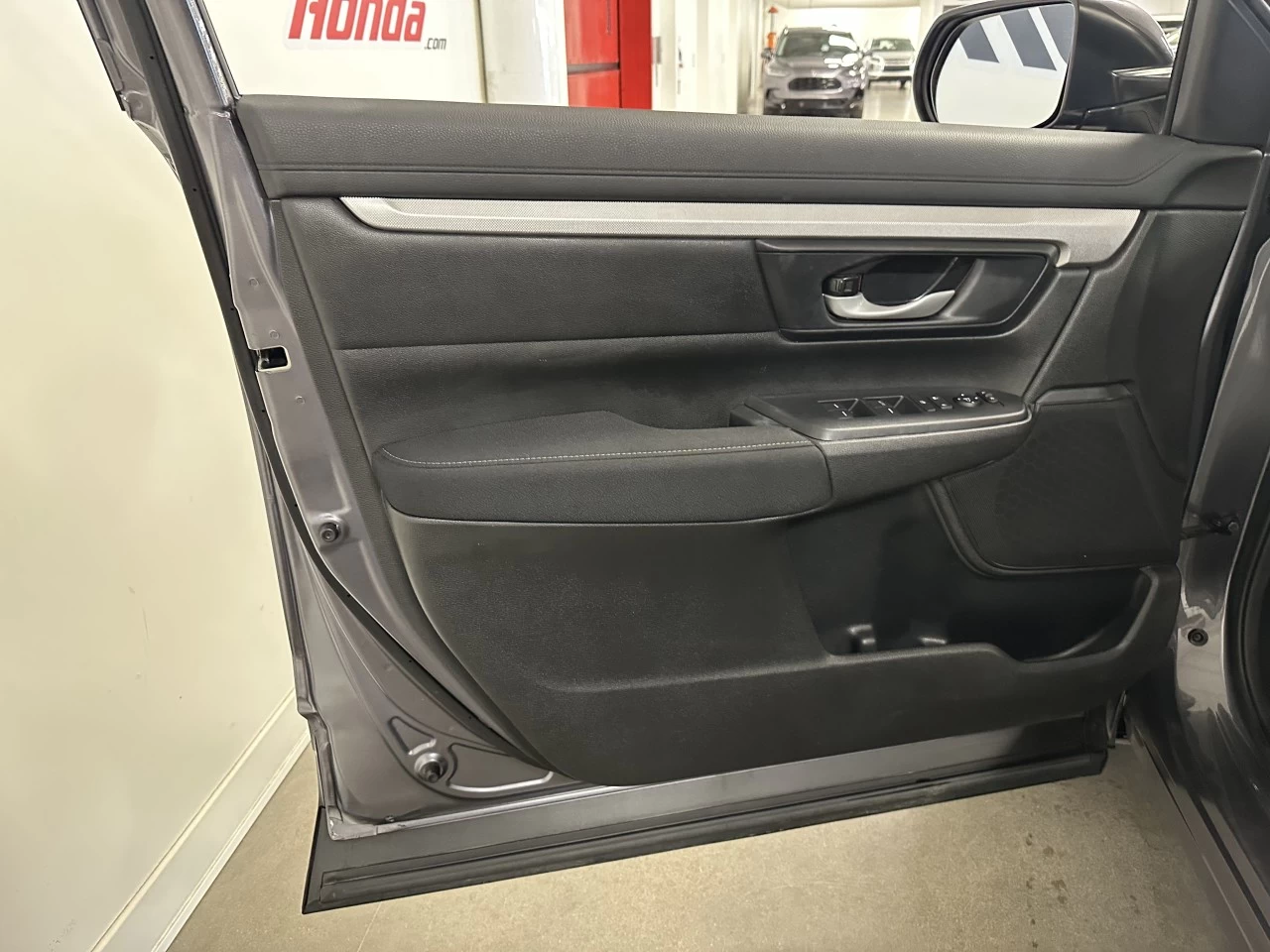 2022 Honda CR-V
                                                    LX Main Image