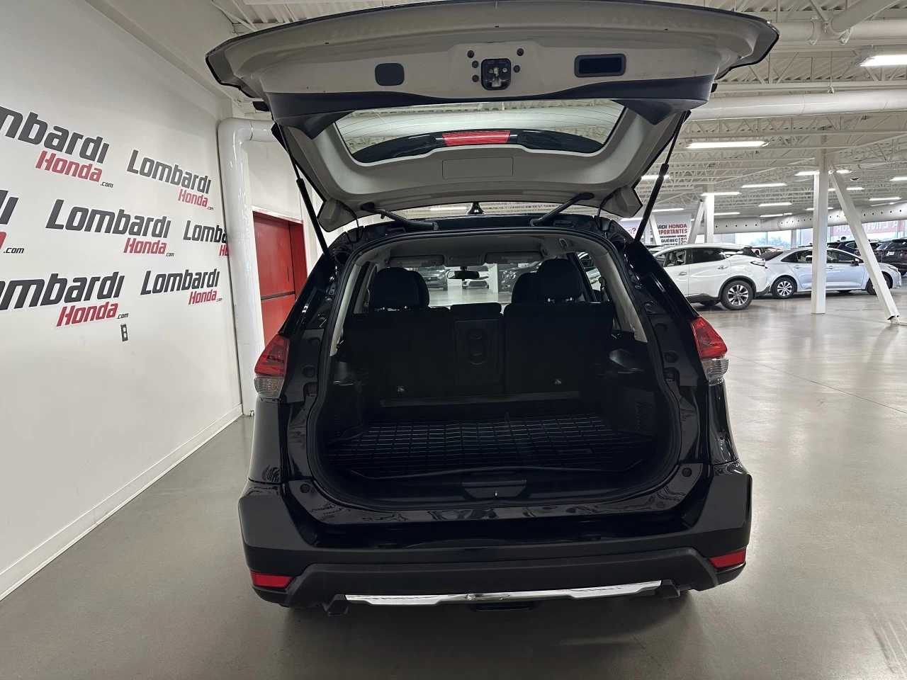 2018 Nissan Rogue S/SV Main Image