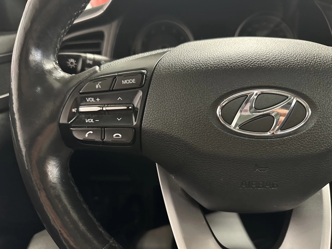 2020 Hyundai Elantra Preferred w/Sun & Safety Package https://www.lombardihonda.com/resize/b990ff35b810a3abc0cc817b2ca24889-1