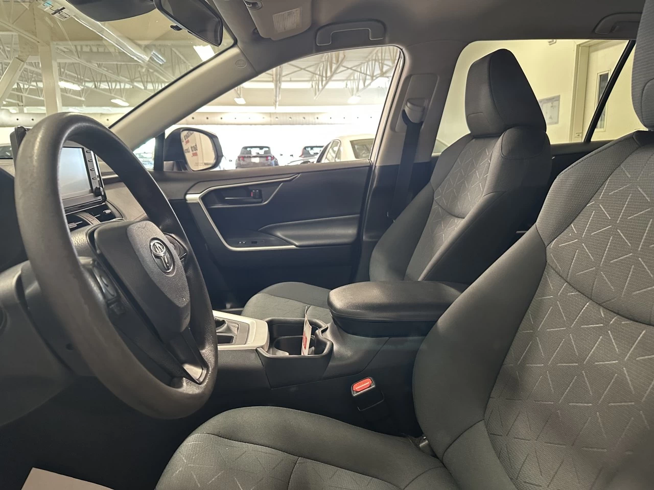 2020 Toyota RAV4 LE Main Image