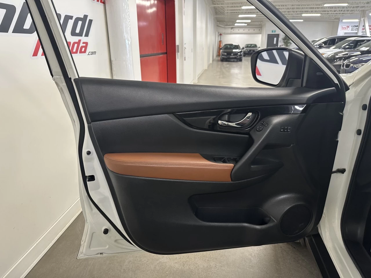 2018 Nissan Rogue SL Main Image