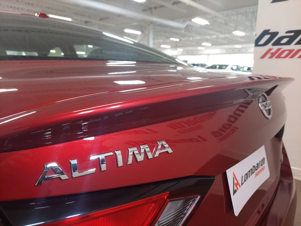 2019 Nissan Altima
                                                    2.5 PLATINUM AWD Image principale