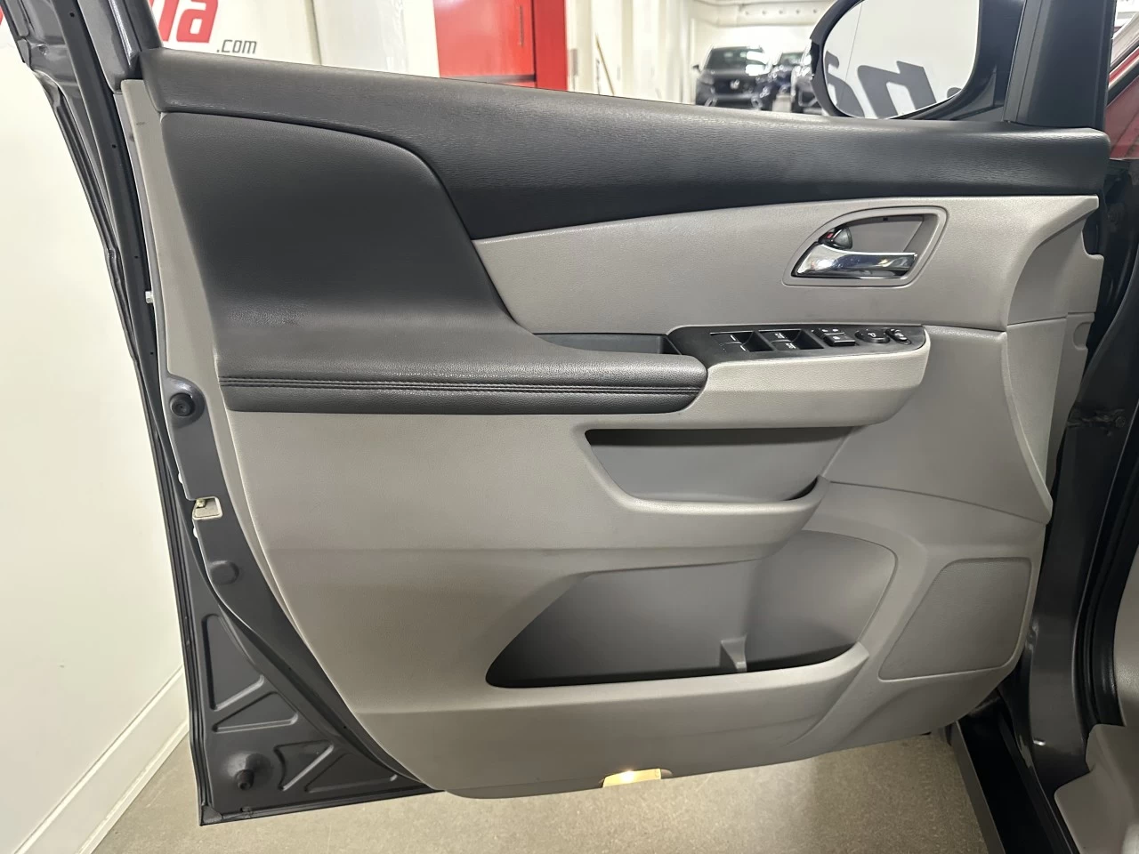 2016 Honda Odyssey SE Image principale