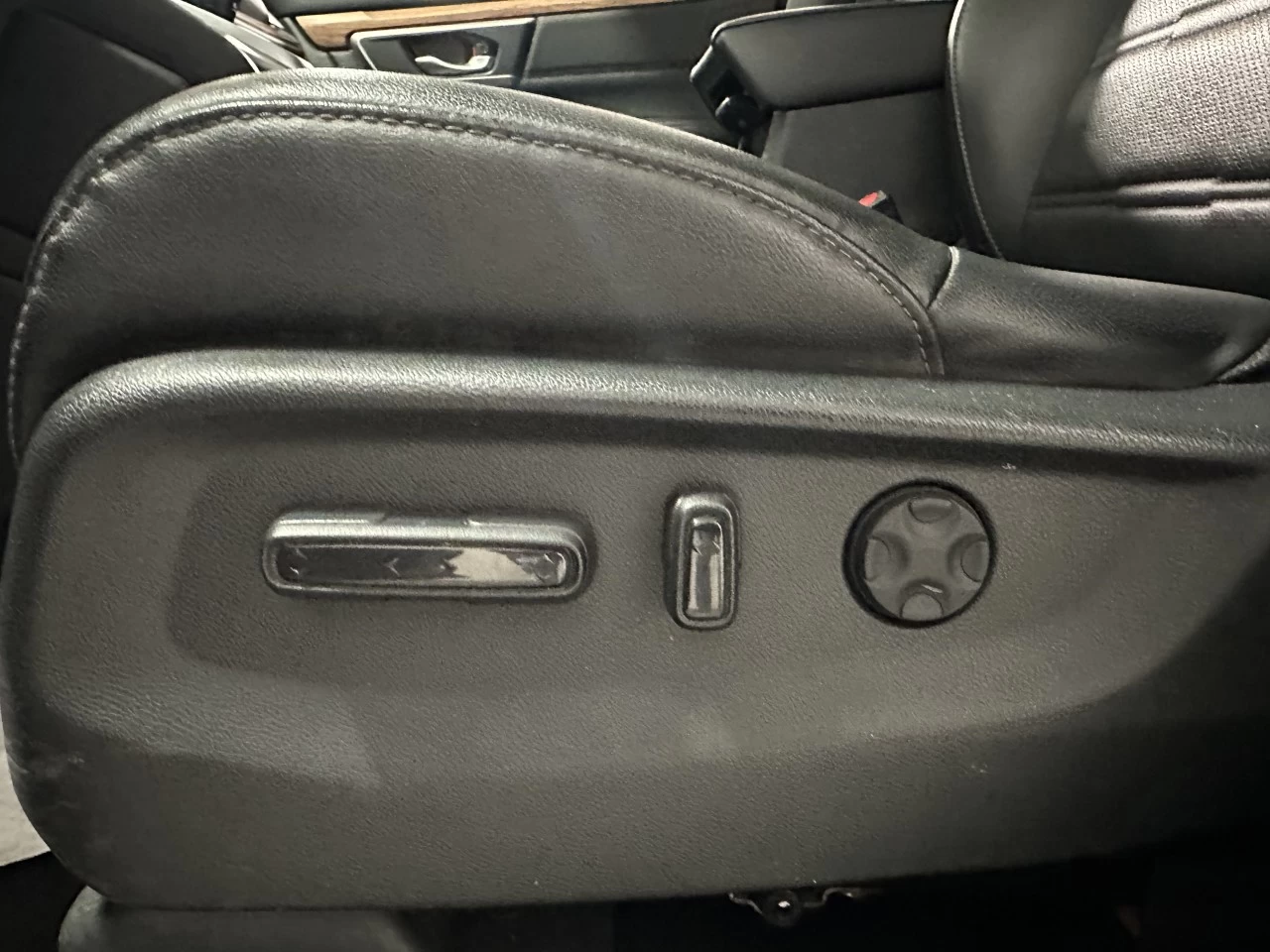 2019 Honda CR-V
                                                    EX-L Main Image