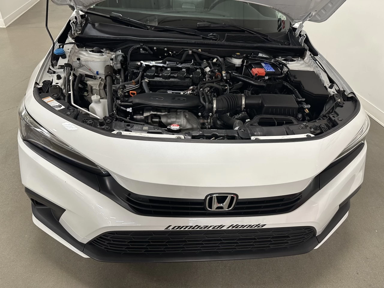 2022 Honda Civic
                                                    Touring Main Image