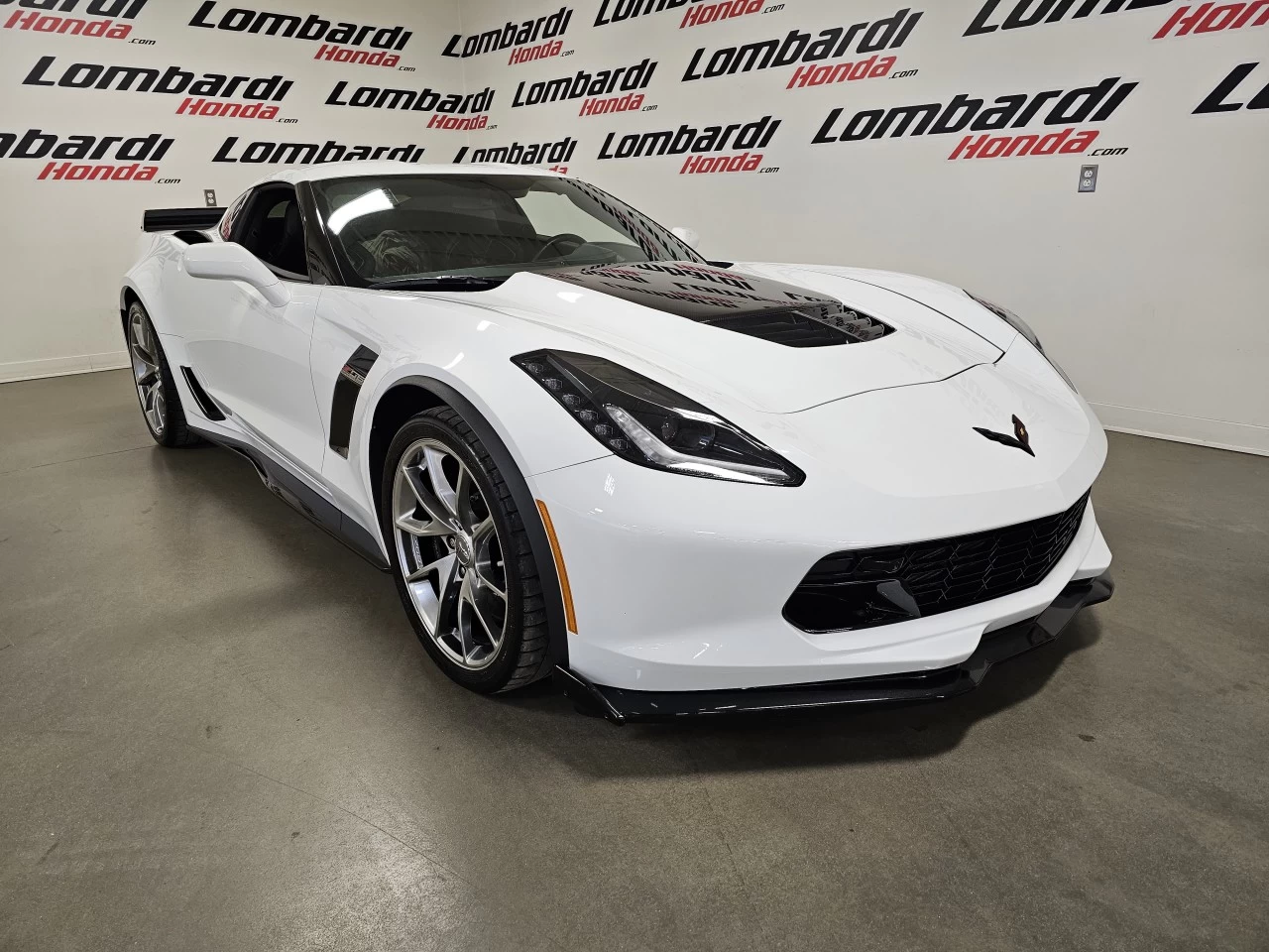 2019 Chevrolet Corvette Z06 3LZ https://www.lombardihonda.com/resize/b990ff35b810a3abc0cc817b2ca24889-1