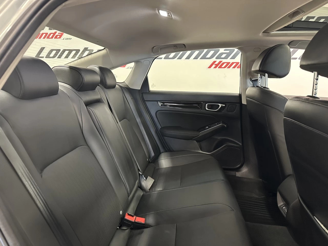 2022 Honda Civic
                                                    Touring Main Image