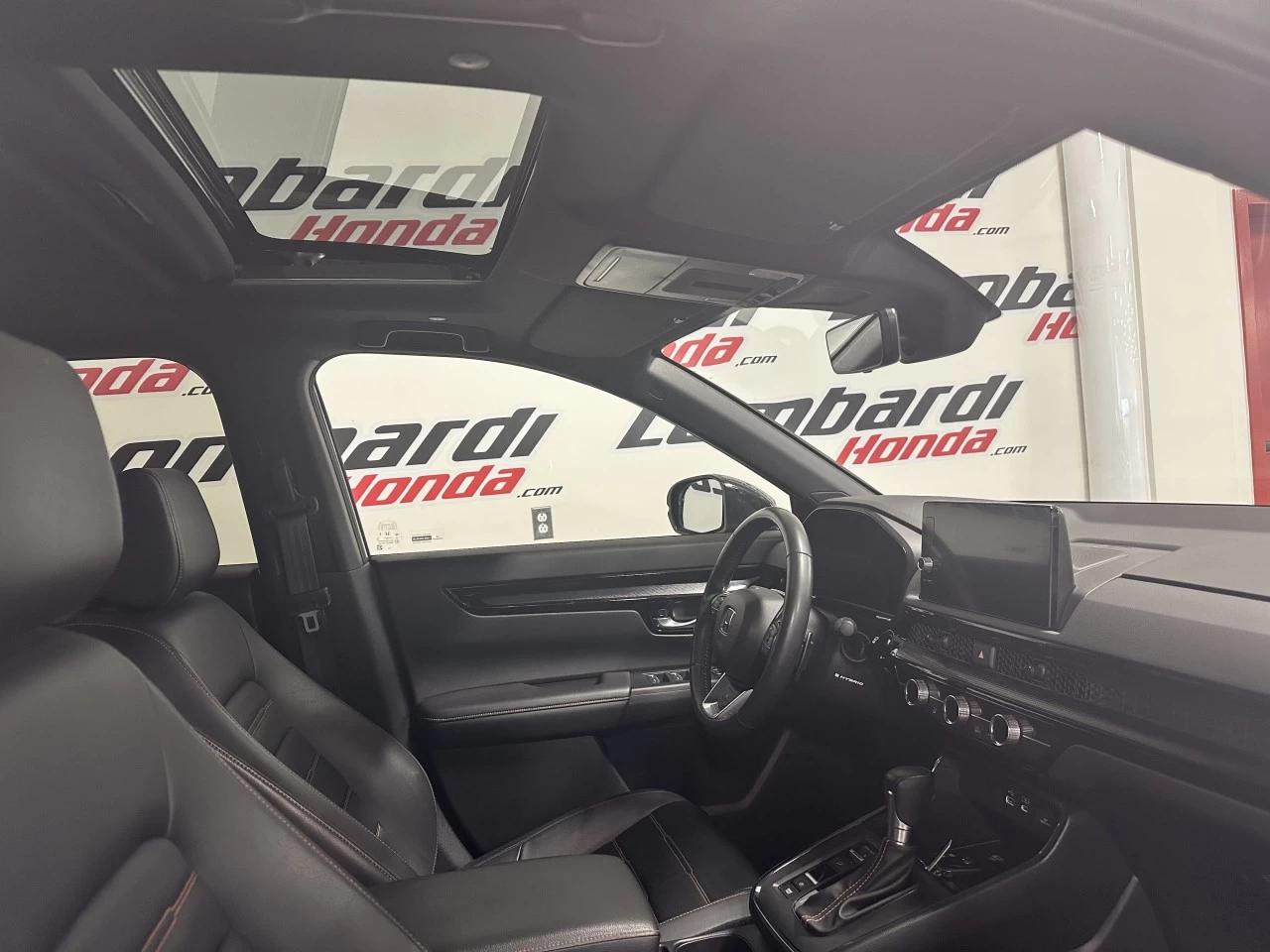2023 Honda CR-V
                                                    Touring-Hybride Main Image