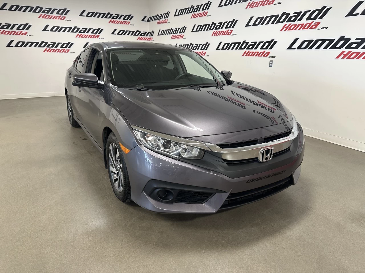 2018 Honda Civic
                                                    EX Image principale
