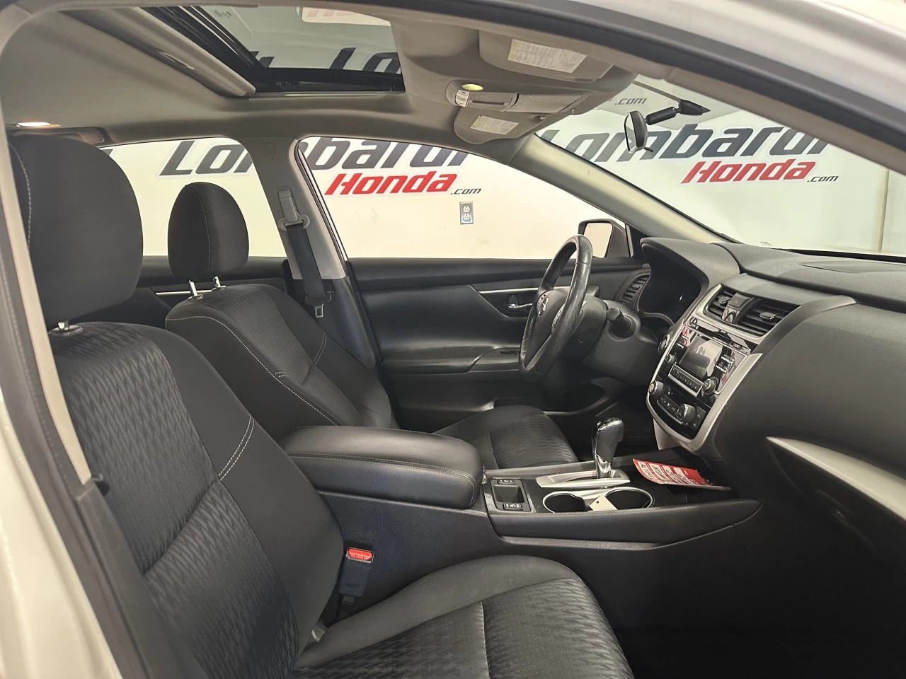 2018 Nissan Altima 2.5 Main Image