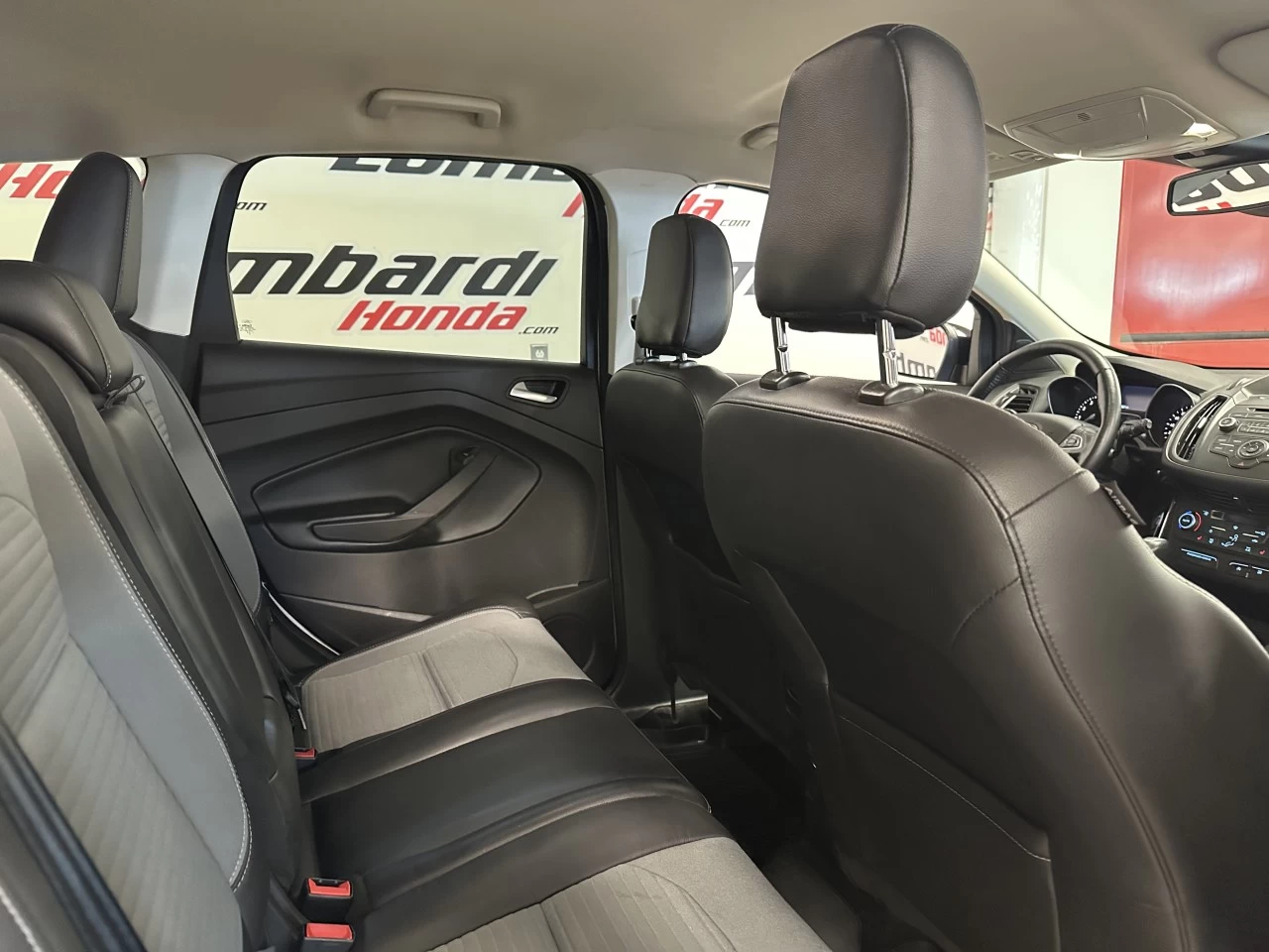 2018 Ford Escape SE Image principale