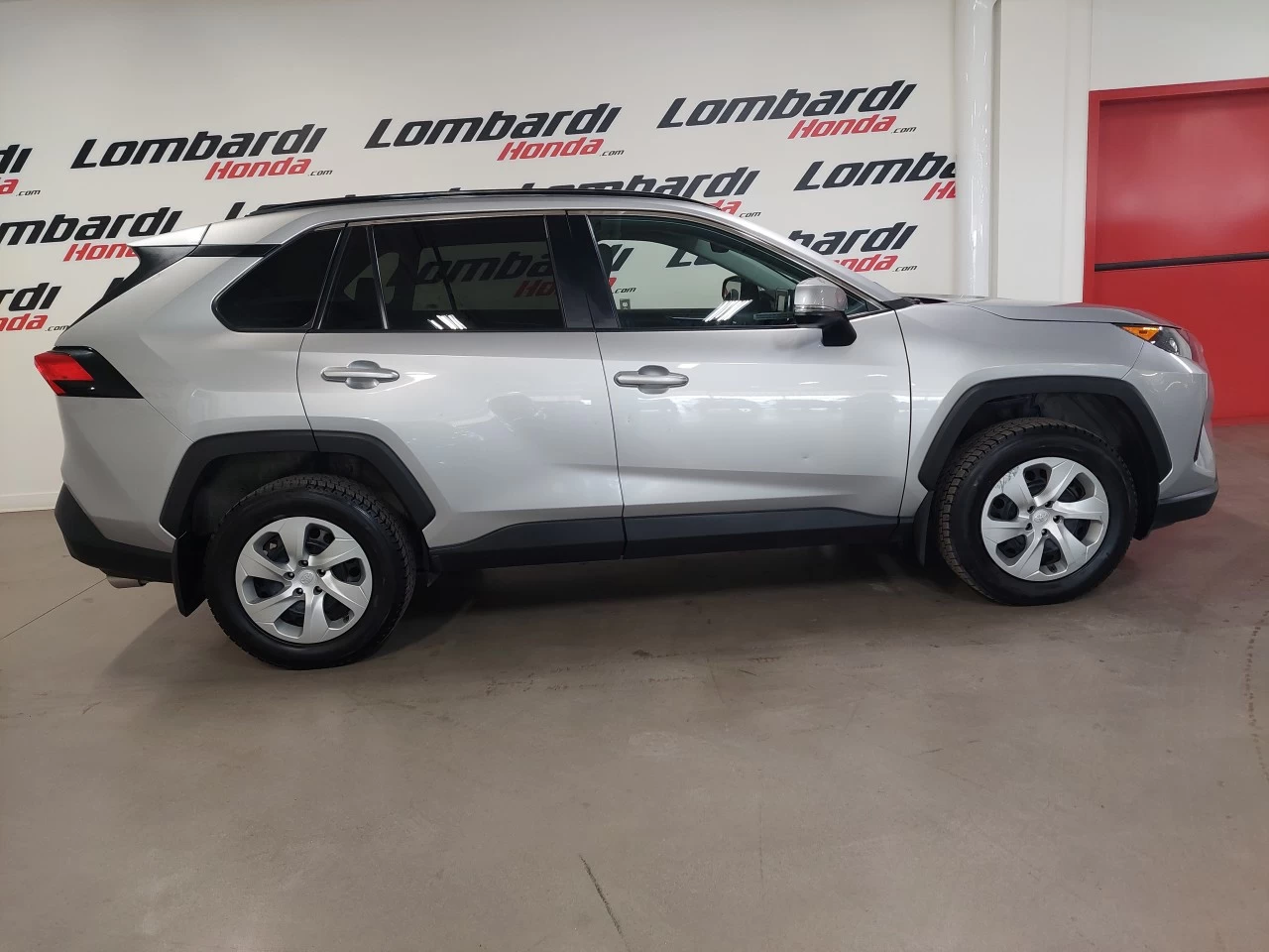 2021 Toyota RAV4
                                                    LE Main Image