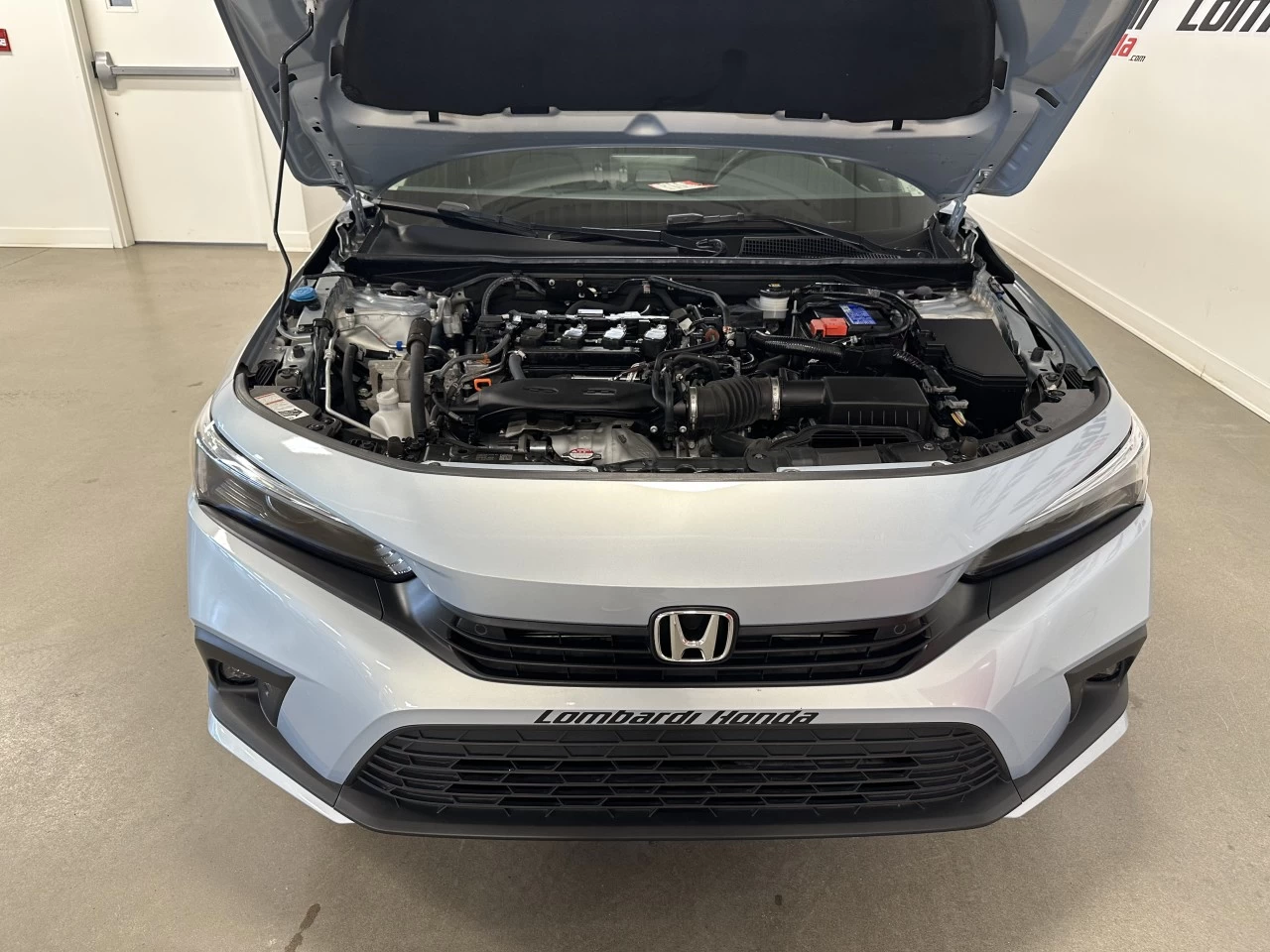2022 Honda Civic
                                                    Touring Main Image
