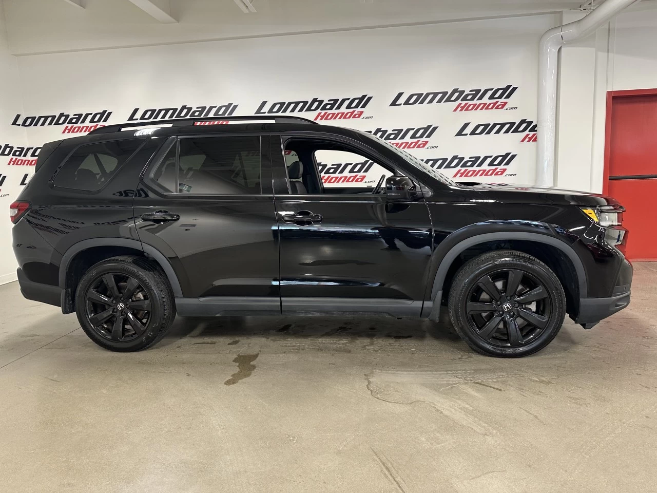 2025 Honda Pilot Black Edition Main Image
