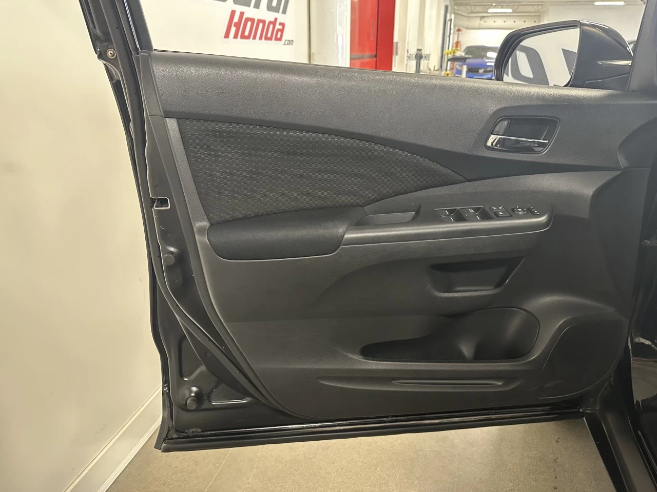 2016 Honda CR-V
                                                    EX Main Image