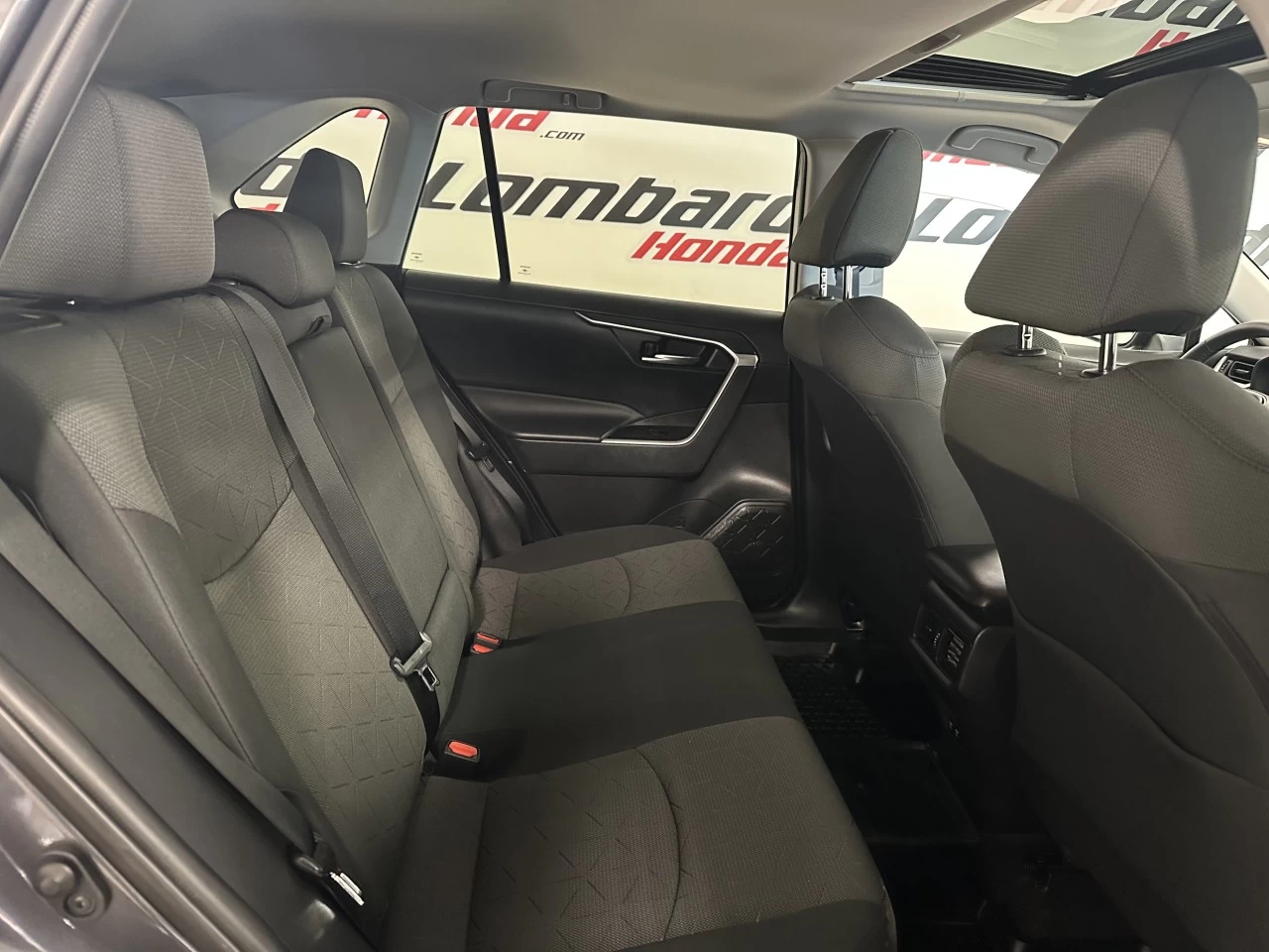 2021 Toyota RAV4 XLE https://www.lombardihonda.com/resize/b990ff35b810a3abc0cc817b2ca24889-1