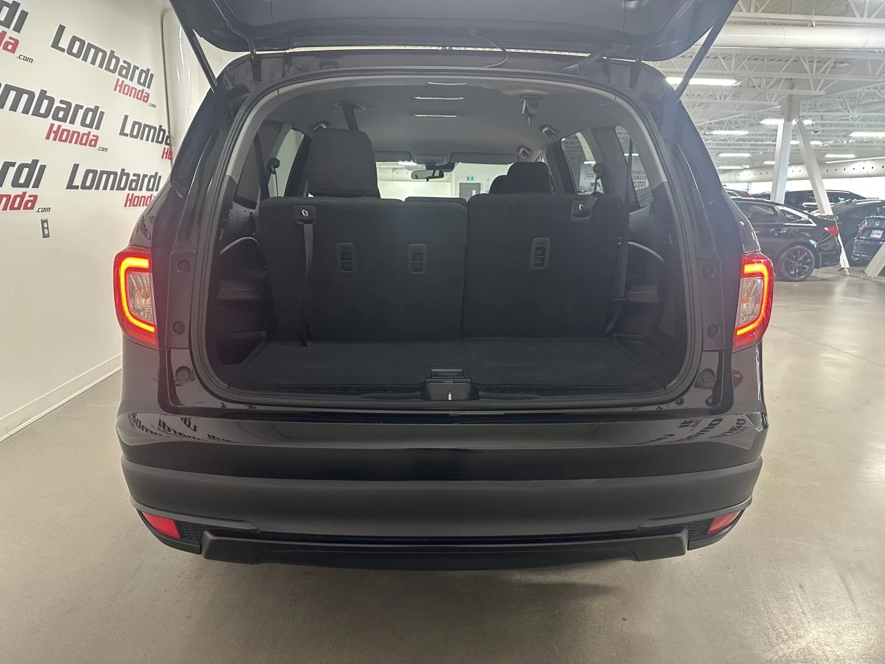 2021 Honda Pilot LX Main Image
