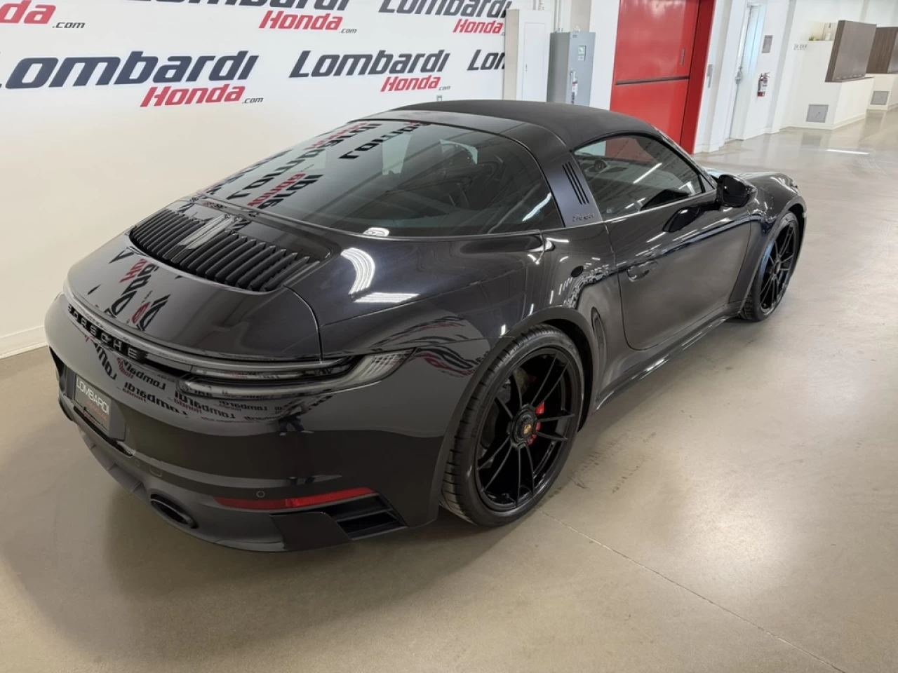 2024 Porsche 911 4 GTS Main Image