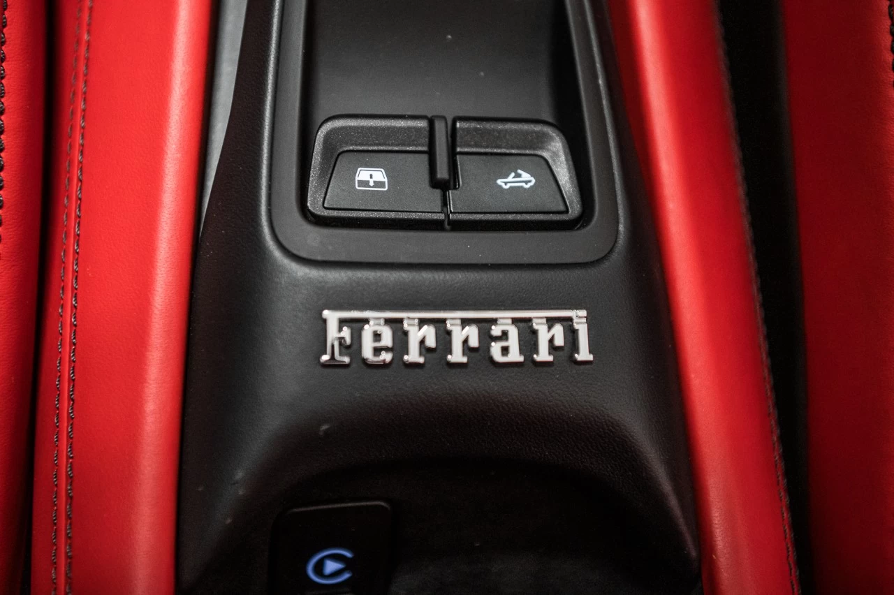 2021 Ferrari F8 Spider  Image principale