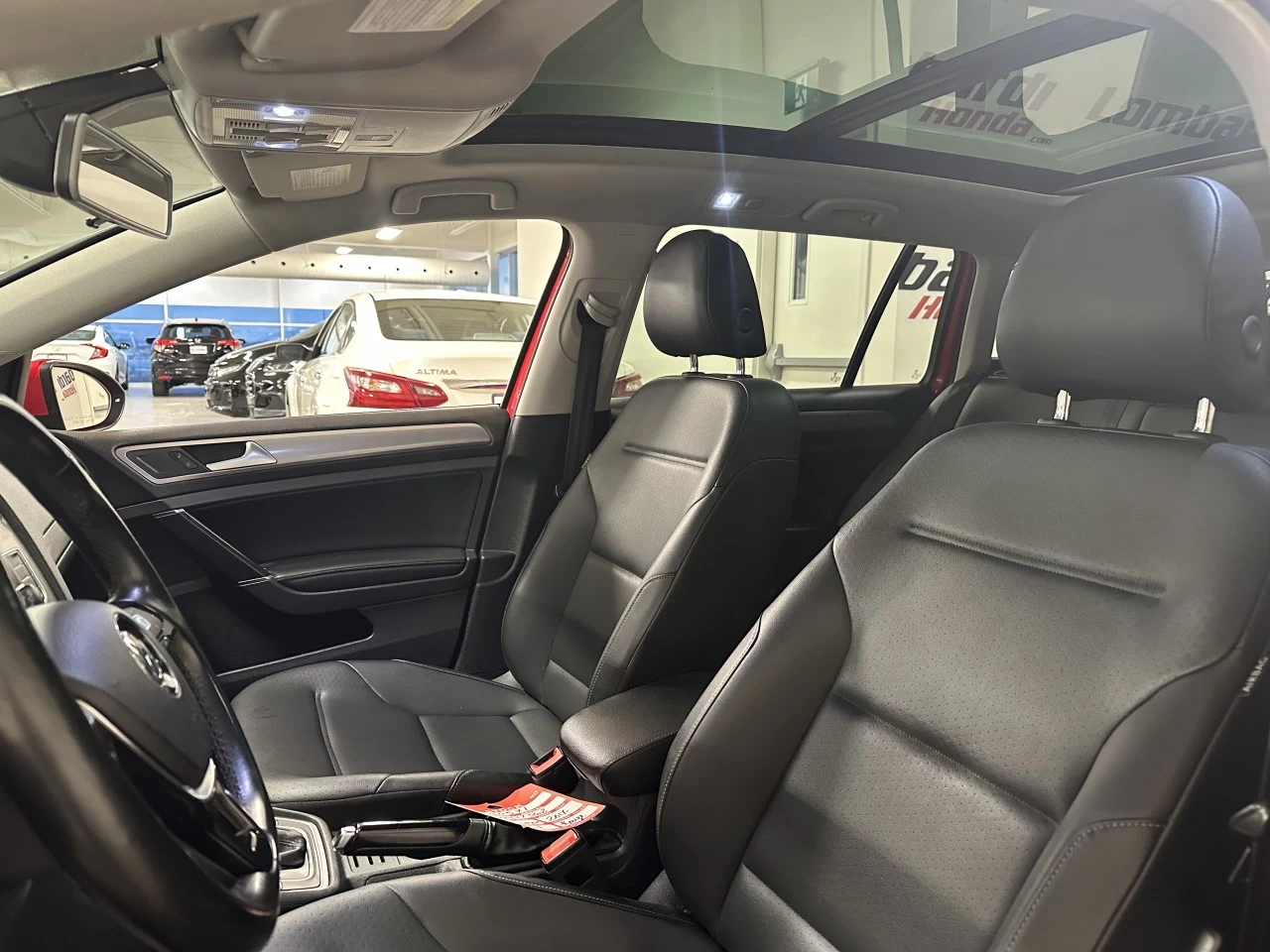 2017 Volkswagen Golf Trendline/Comfortline/Highline Main Image